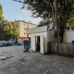 Kraushara I Chestnut Apartment